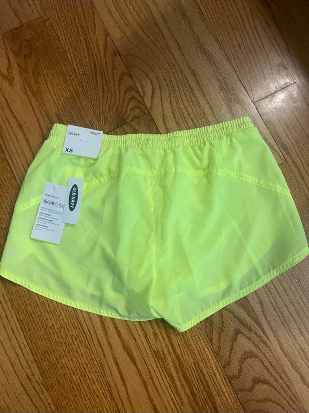 BNWT Old Navy Women’s Neon Yellow Athletic Shorts - Lightweight Running Shorts - Picture 2 of 4